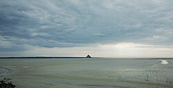 Le Mont-Saint-Michel depuis la pointe du Grouin du sud, à Vains